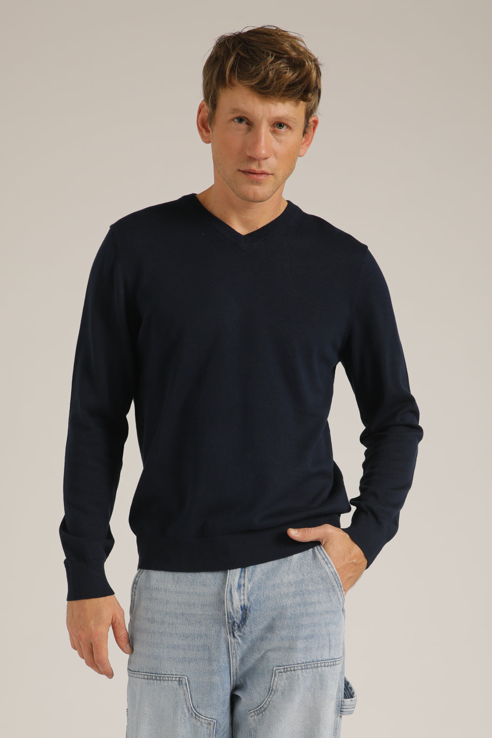 חולצת סריג עם צווארון וי | קנת קול