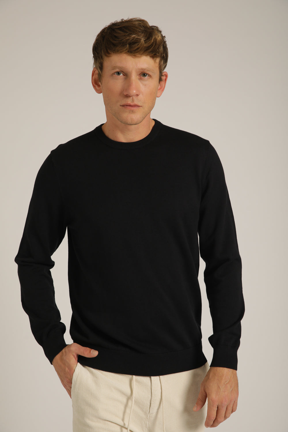 חולצת סריג עם צווארון עגול | קנת קול