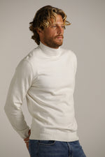 סריג דק עם צווארון גולף | קנת קול