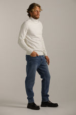 סריג דק עם צווארון גולף | קנת קול