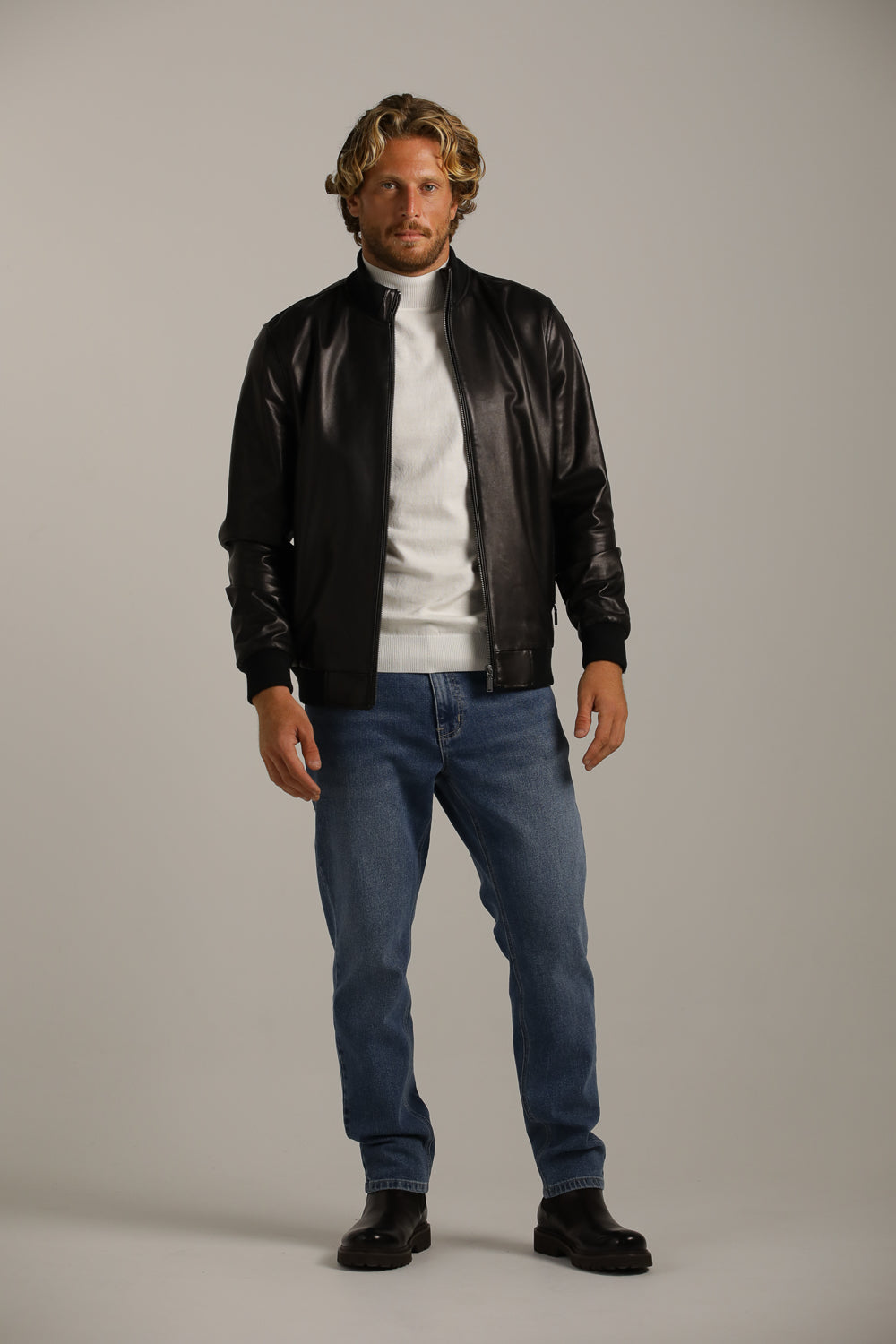 סריג דק עם צווארון גולף | קנת קול