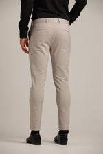 מכנסיים מחויטים בגזרת סלים | קנת קול