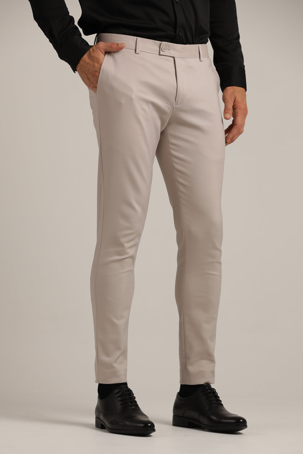 מכנסיים מחויטים בגזרת סלים | קנת קול