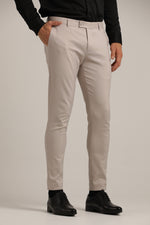 מכנסיים מחויטים בגזרת סלים | קנת קול