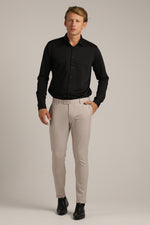 מכנסיים מחויטים בגזרת סלים | קנת קול