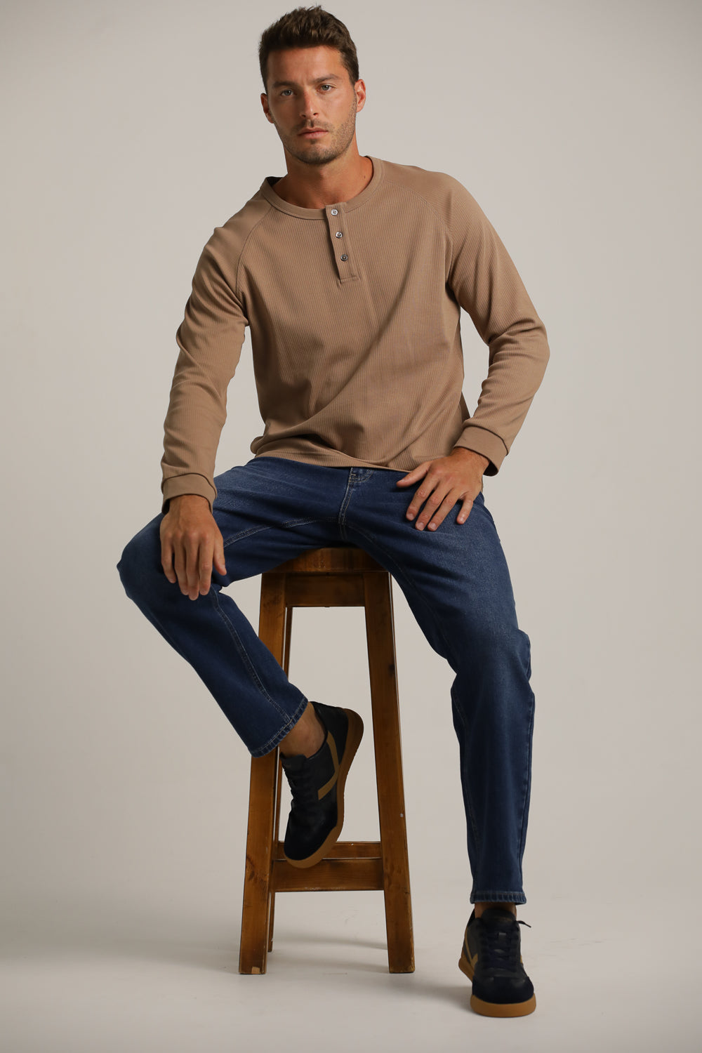 חולצה ארוכה עם כפתרה בחזית | קנת קול