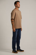 טישירט אוברסייז עם לוגו מוטבע בצווארון | קנת קול