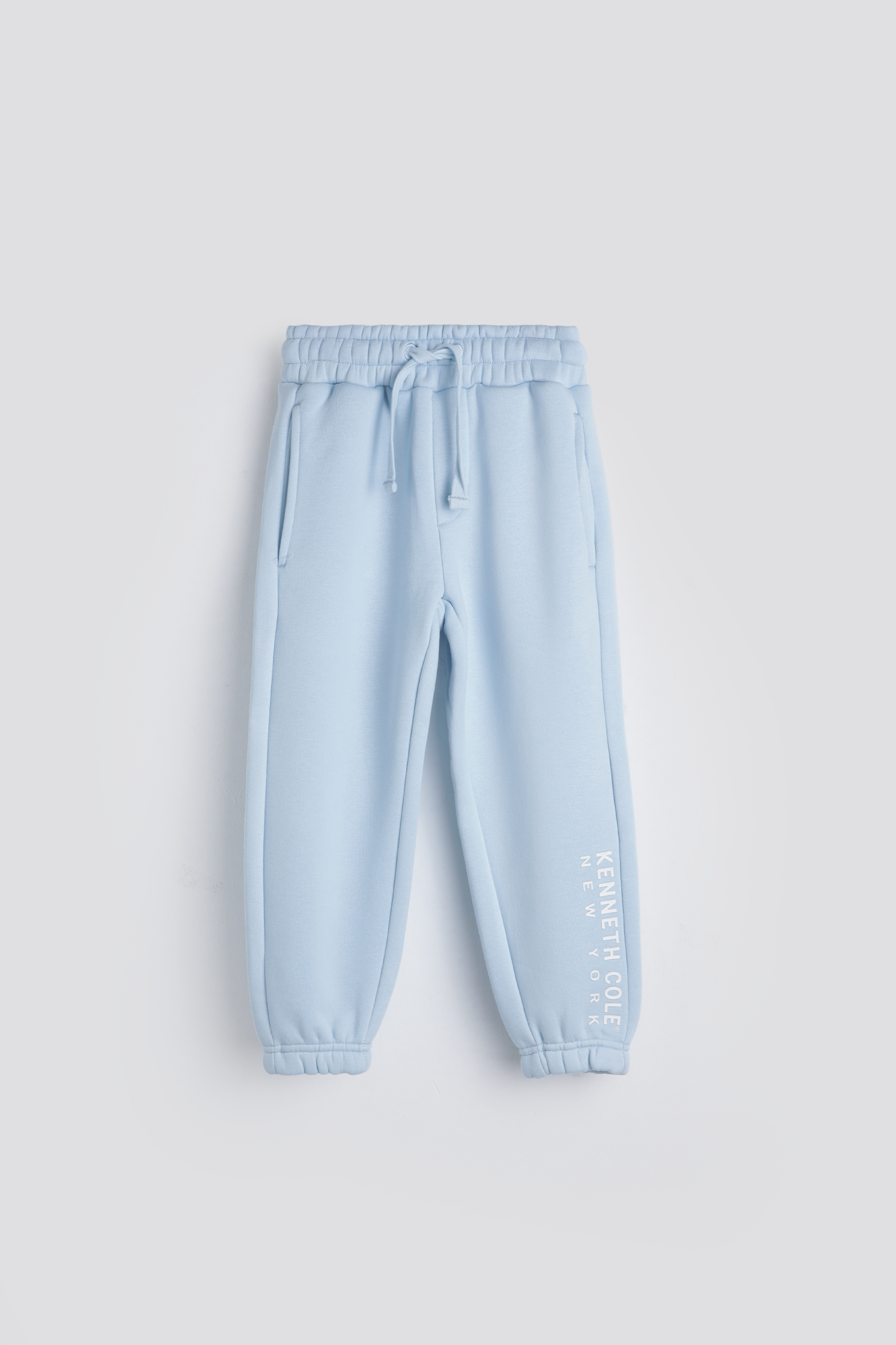 מכנסי טרנינג עם לוגו ברגל | קנת קול