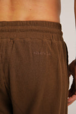 מכנסי טרנינג בטקסטורת וואפל | קנת קול