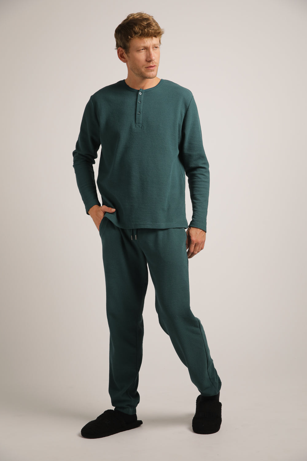 מכנסי טרנינג בטקסטורת וואפל | קנת קול