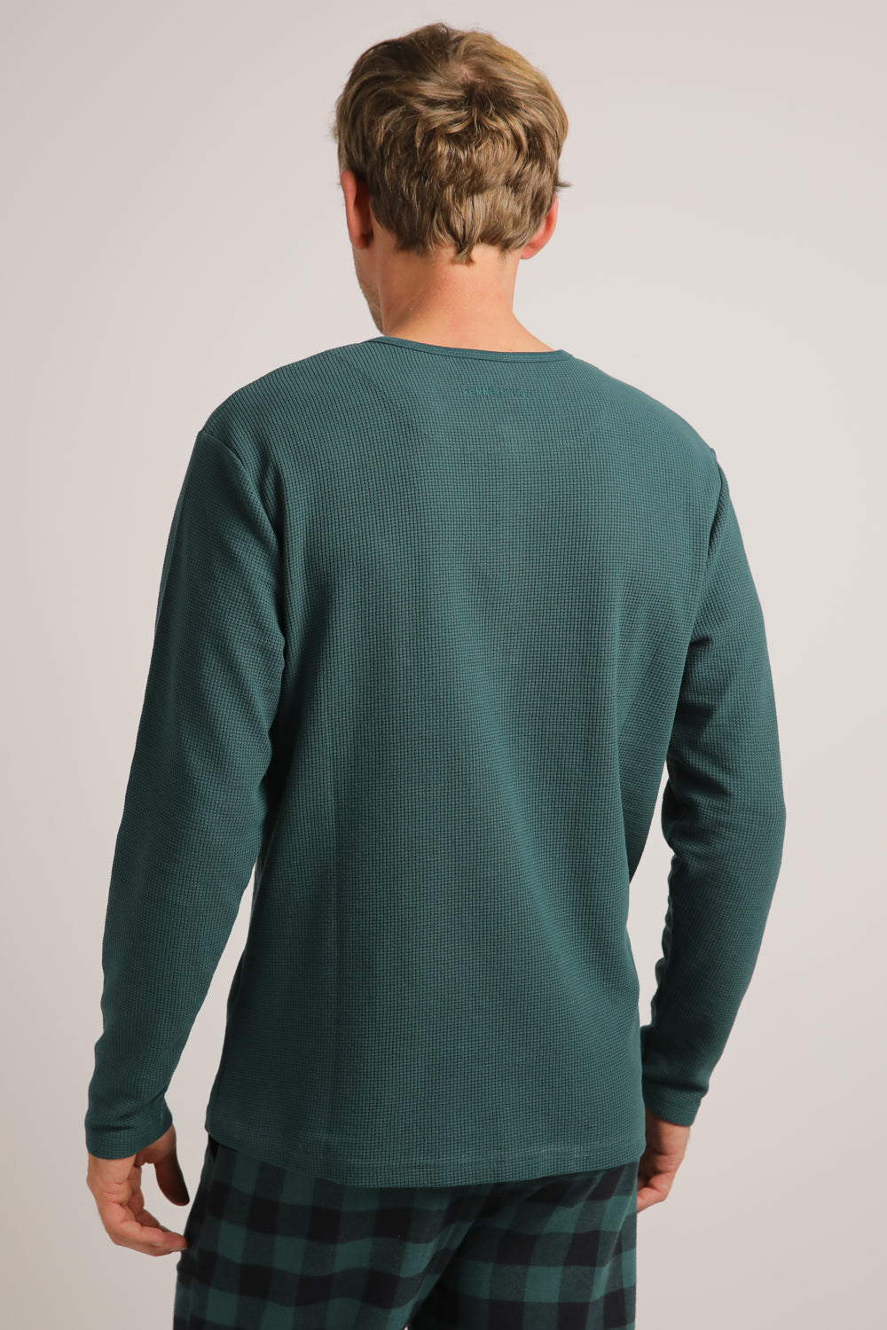 טישירט ארוכה דקה בטקסטורת וואפל | קנת קול