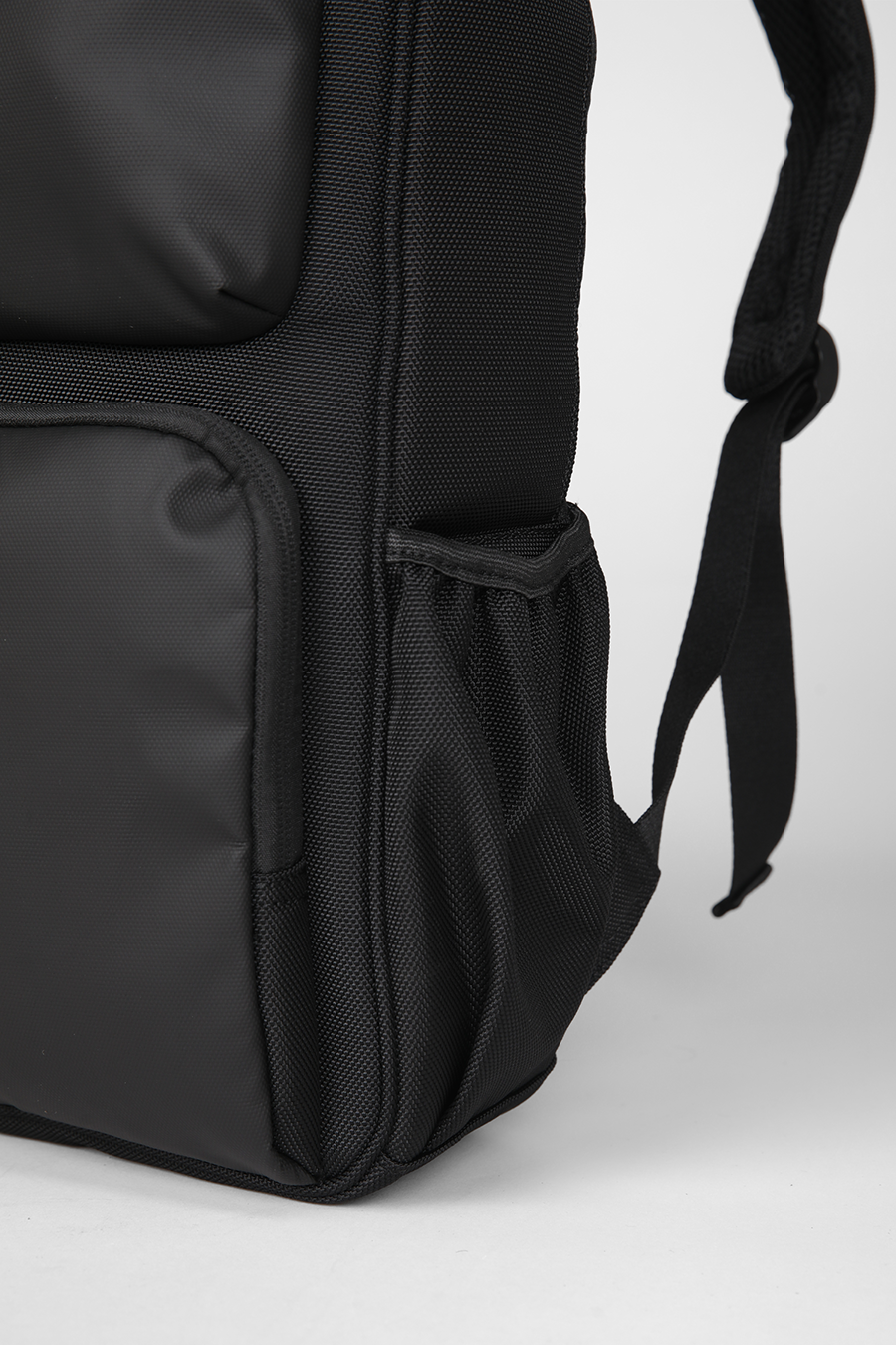 תיק גב בעיצוב מרובע לגברים | קנת קול