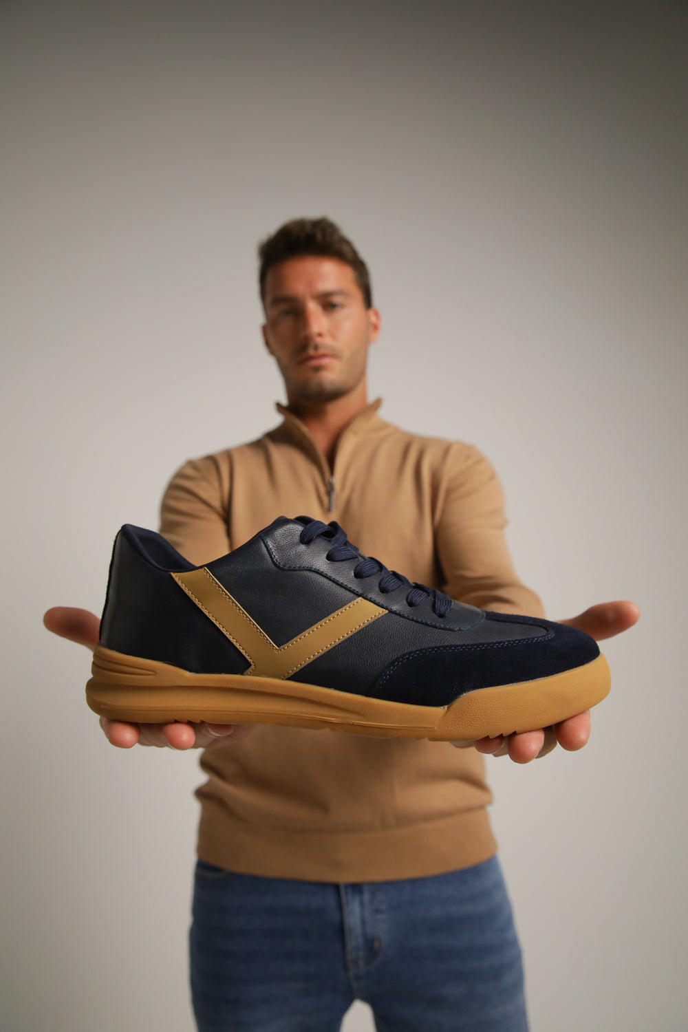 סניקרס עור מעוצבות לגברים | קנת קול