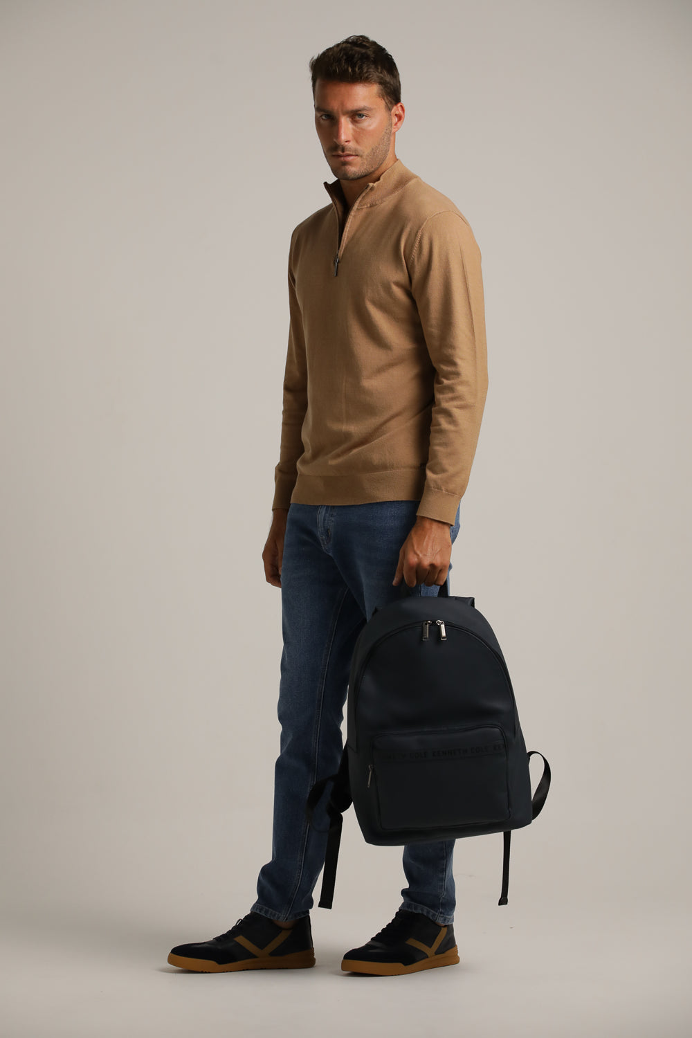 תיק גב ממותג לגברים | קנת קול