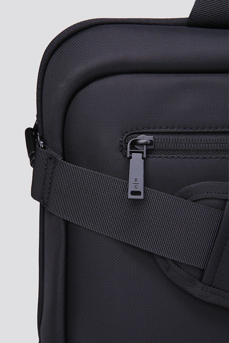 תיק מחשב ממותג בצבע שחור | קנת קול