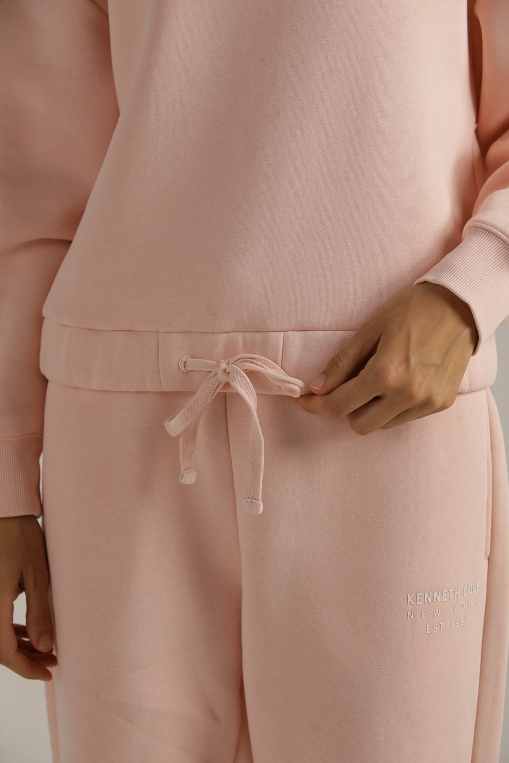 סווטשירט ממותג בגזרת קרופ | קנת קול