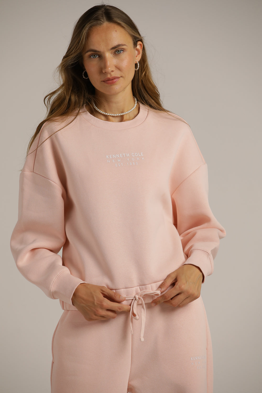 סווטשירט ממותג בגזרת קרופ | קנת קול