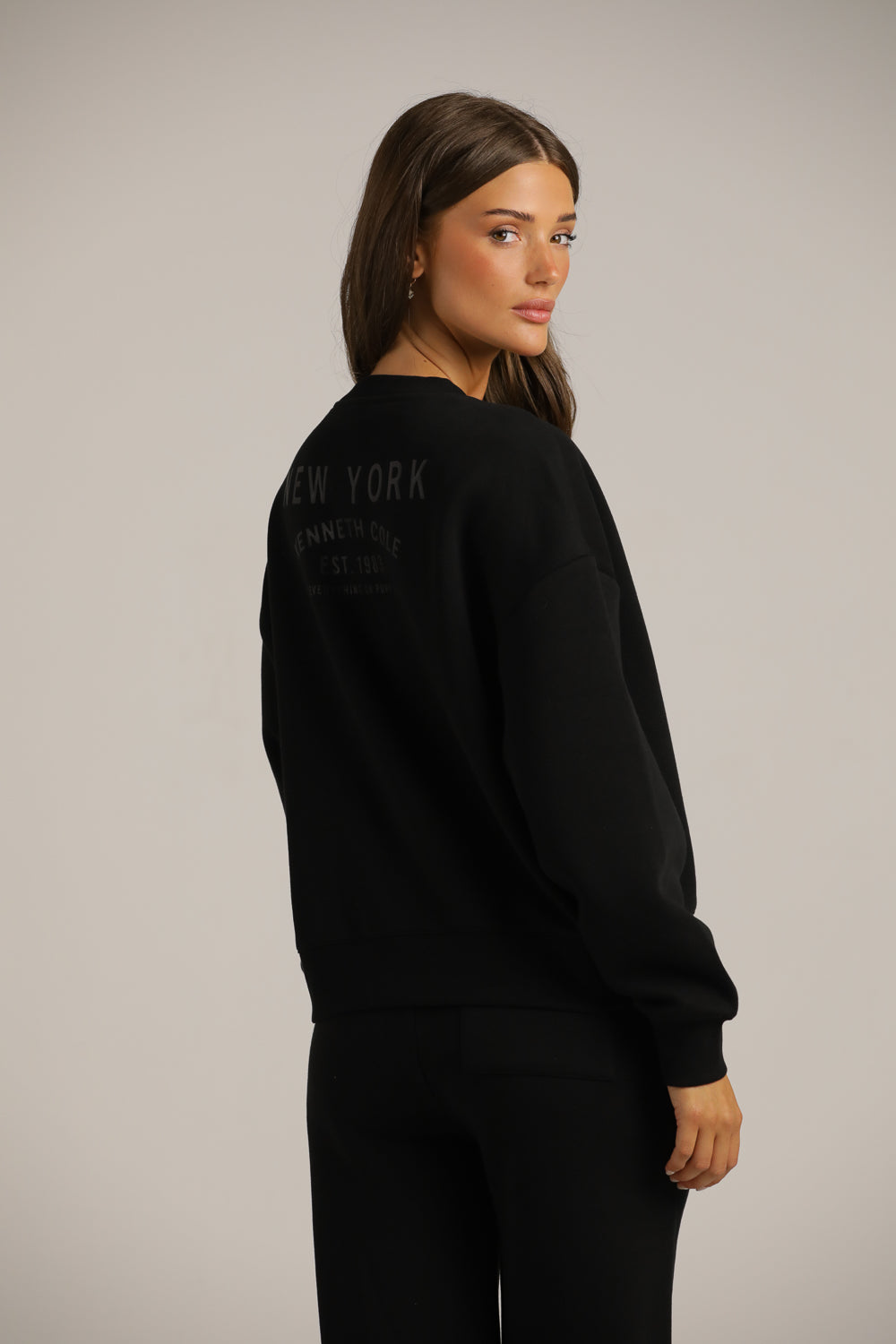 סווטשירט ממותג עם סיומת ריב | קנת קול