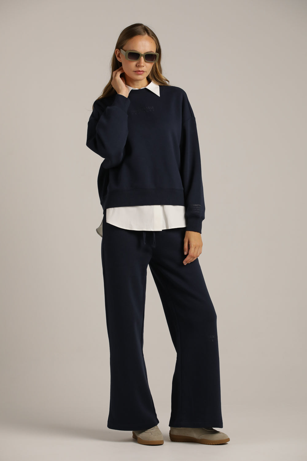 סווטשירט ממותג עם סיומת ריב | קנת קול