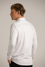 חולצה מכופתרת חלקה בגזרת מודרן פיט | קנת קול