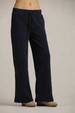 מכנסי טרנינג בגזרה רחבה | קנת קול