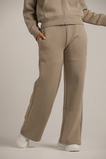 מכנסי טרנינג מתרחבים | קנת קול