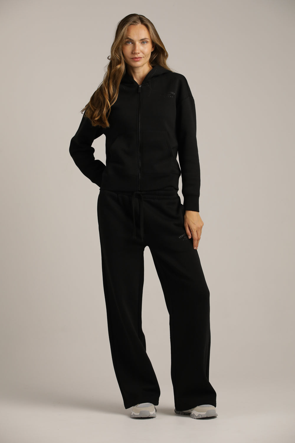 מכנסי טרנינג מתרחבים | קנת קול