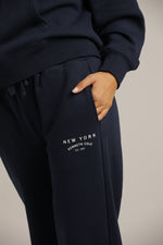 מכנסי טרנינג בגזרה ישרה | קנת קול