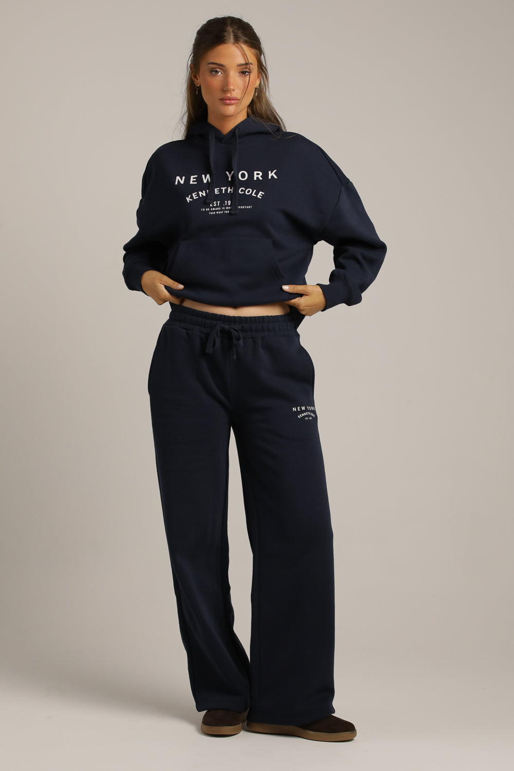 מכנסי טרנינג בגזרה ישרה | קנת קול