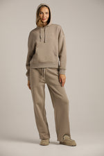 מכנסי טרנינג בגזרה ישרה | קנת קול