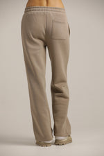 מכנסי טרנינג בגזרה ישרה | קנת קול