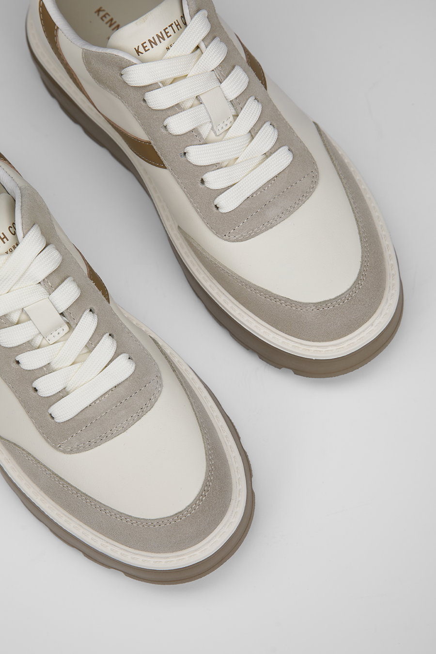 סניקרס אלגנטיות עם שוליים עבים | קנת קול