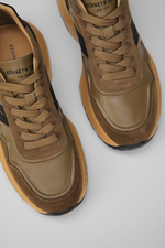 סניקרס עור זמש בצבע חום | קנת קול