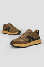 סניקרס עור זמש בצבע חום | קנת קול