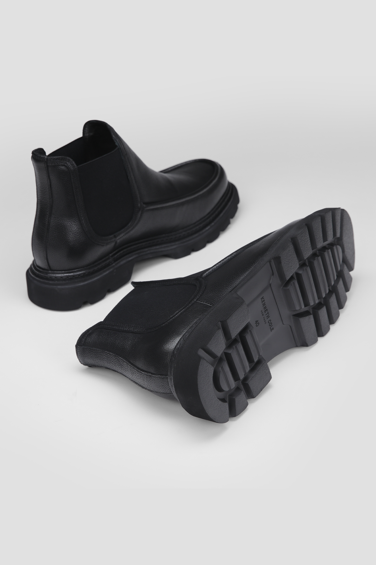 מגפוני עור בסגנון צ'לסי בצבע שחור | קנת קול