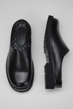 כפכפי עור סגורים בצבע שחור | קנת קול