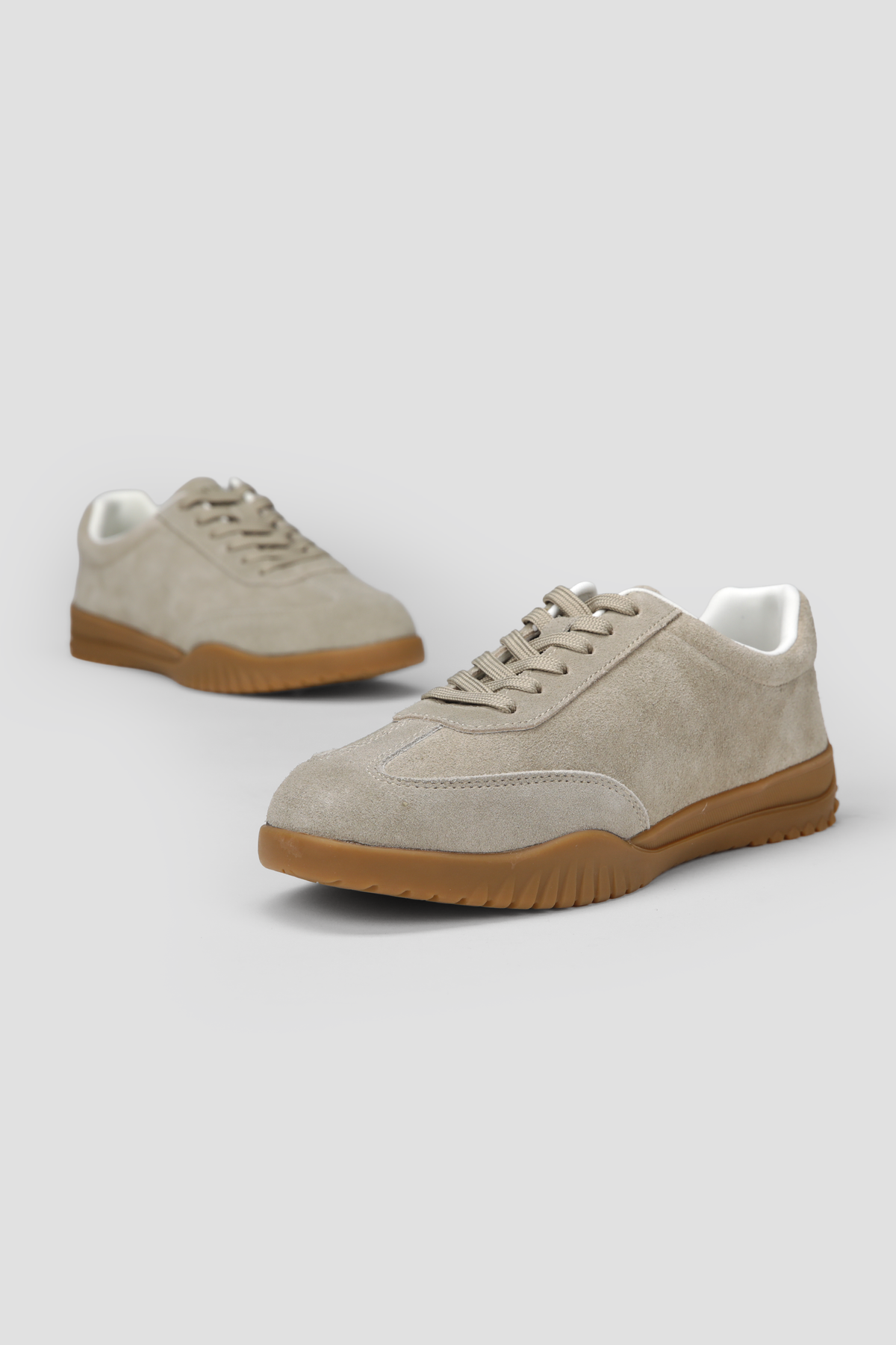 סניקרס עור זמש לנשים | קנת קול