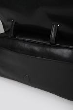 תיק צד מעור בעיצוב מלבני אלגנטי | קנת קול