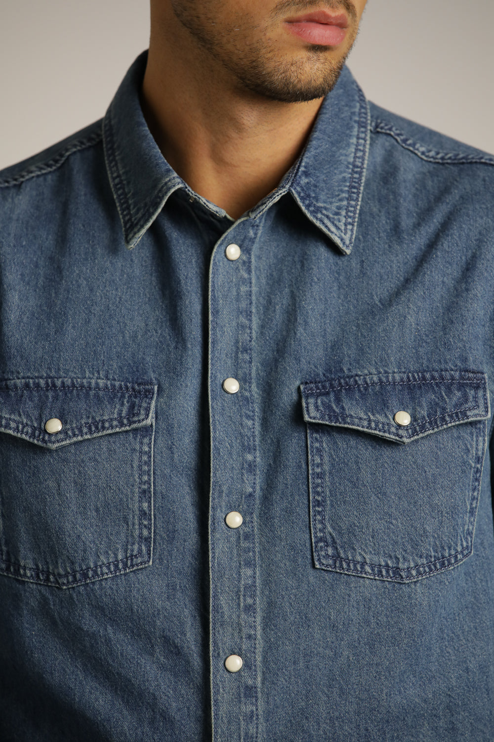 חולצה מכופתרת בסגנון ג'ינס | קנת קול