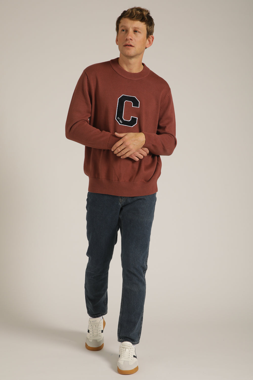 סריג עם פאץ' אות לוגו | קנת קול