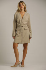 שמלה מחויטת עם חגורה | קנת קול