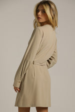 שמלה מחויטת עם חגורה | קנת קול