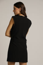 שמלת מיני ללא שרוולים עם חגורה | קנת קול