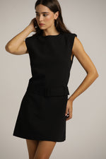 שמלת מיני ללא שרוולים עם חגורה | קנת קול