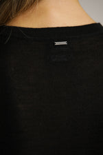 סריג דק במראה חצי שקוף עם סיומת כפפה | קנת קול