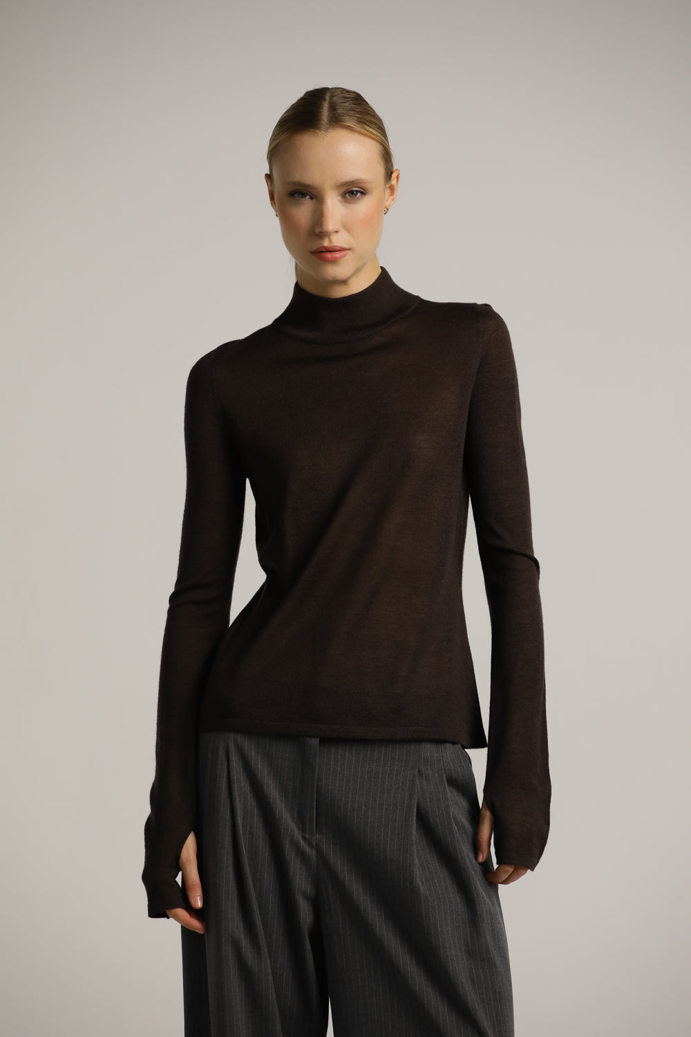 סריג גולף ארוך עם סיומת כפפה | קנת קול