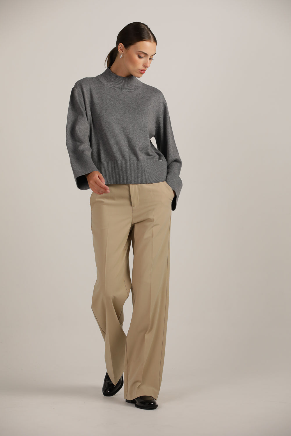 סריג בגזרת אוברסייז עם צווארון גולף | קנת קול