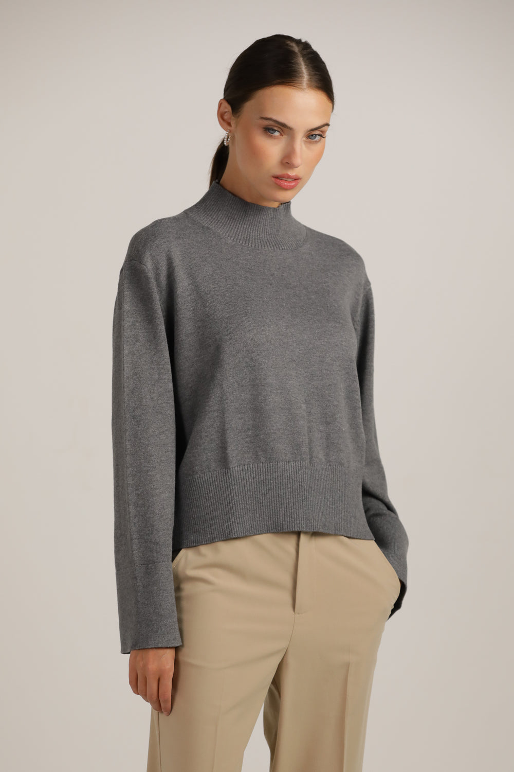 סריג בגזרת אוברסייז עם צווארון גולף | קנת קול