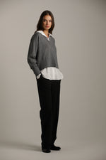 סריג קרופ עם מפתח צוואר וי | קנת קול