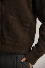 קרדיגן במרקם צמרי עם מפתח וי | קנת קול